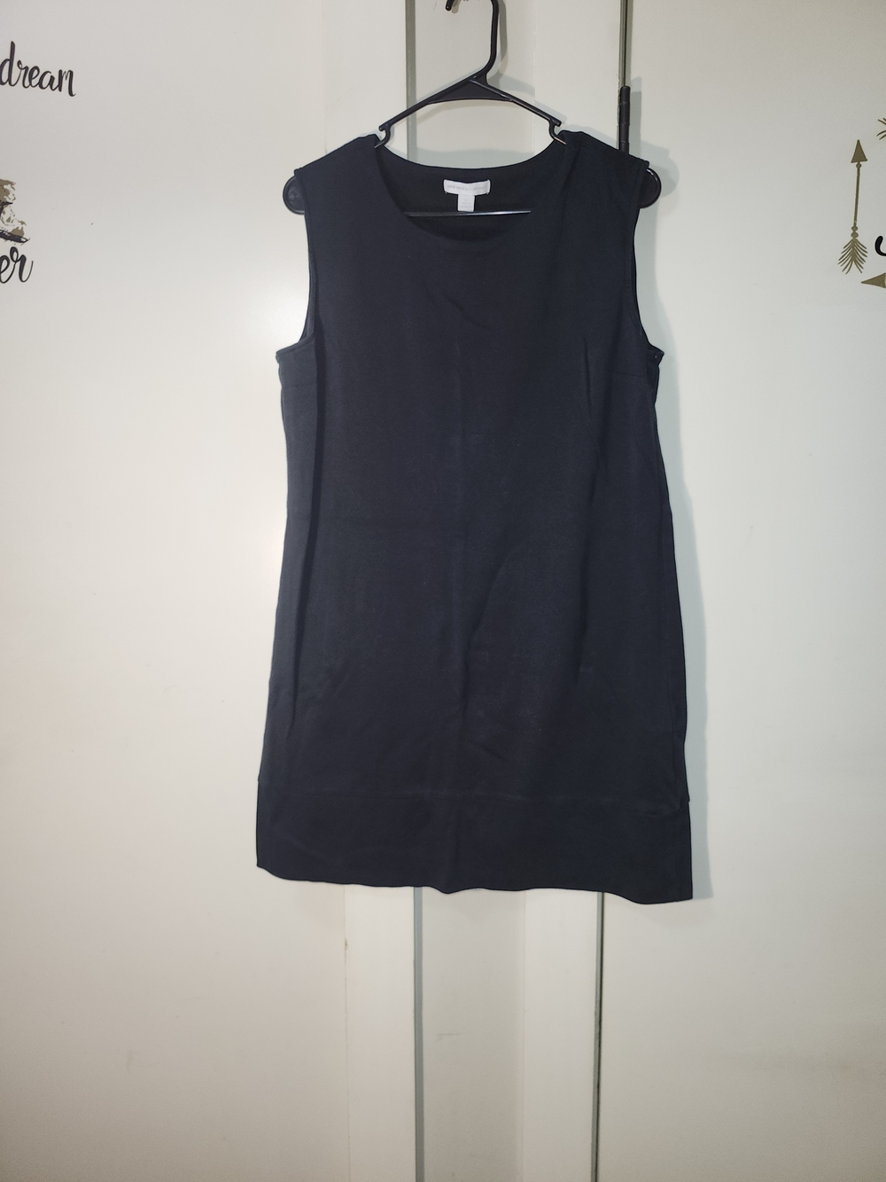 Classic Sleeveless Shift Dress - Black
